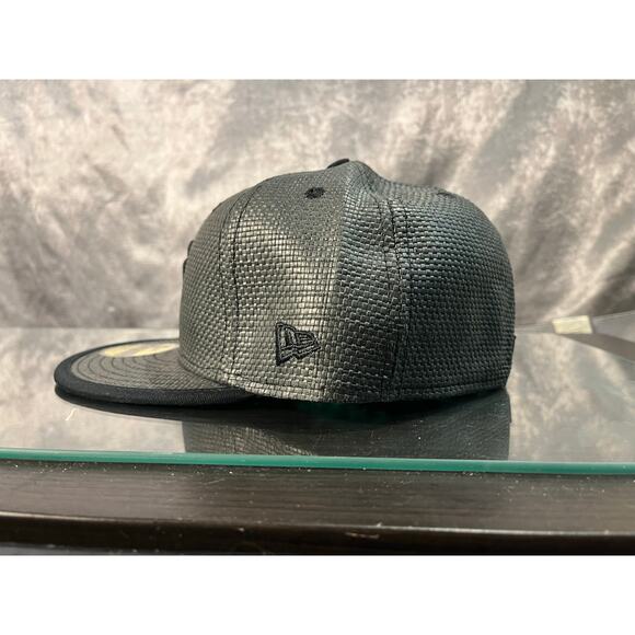New Era Hat Size 7 1/2 Black Yankee - Picture 3 of 8